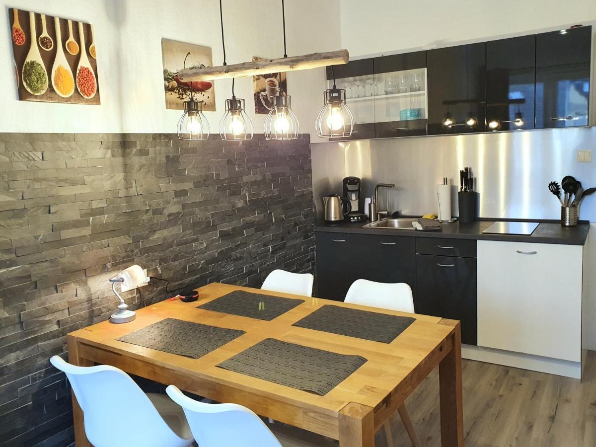 Moderne Wohlfuehloase Zentral In Seenaehe - Pillow Menu, 2 Stk 55" Smart Tvs, Netflix, Disneyplus Uvm 韦特 外观 照片