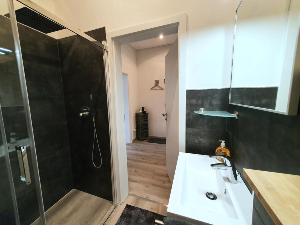Moderne Wohlfuehloase Zentral In Seenaehe - Pillow Menu, 2 Stk 55" Smart Tvs, Netflix, Disneyplus Uvm 韦特 外观 照片